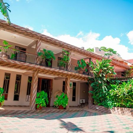 Lush Garden Business Hotel Arusha Exterior photo