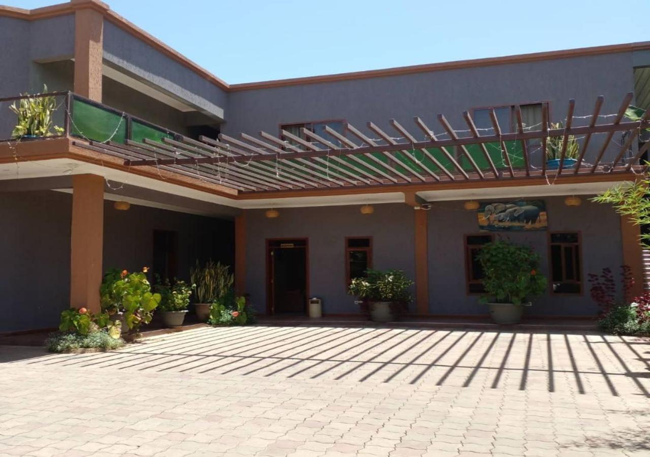 Lush Garden Business Hotel Arusha Exterior photo