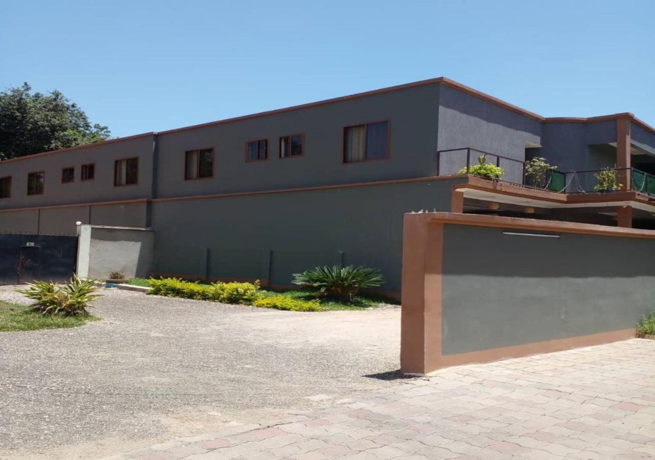 Lush Garden Business Hotel Arusha Exterior photo